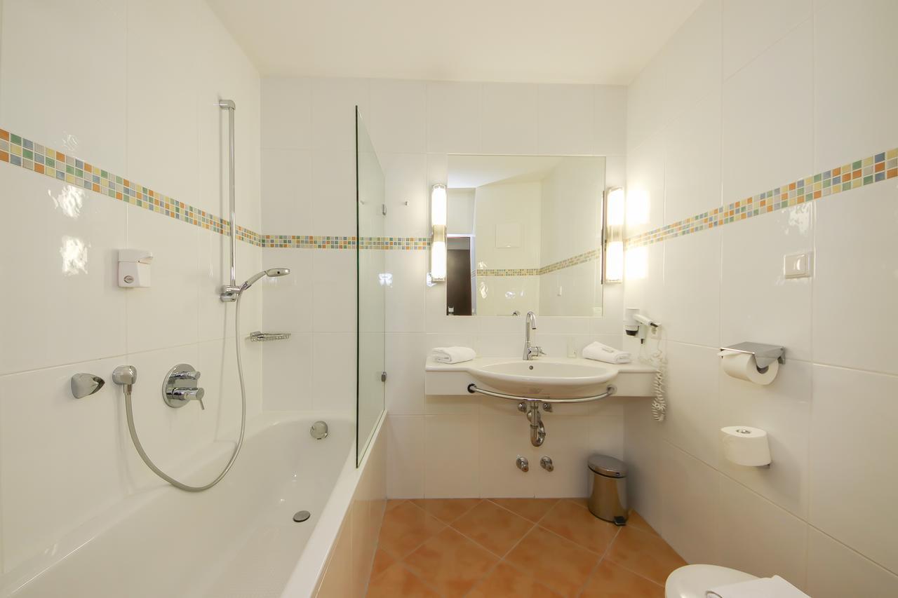לופר Hotel Dax מראה חיצוני תמונה